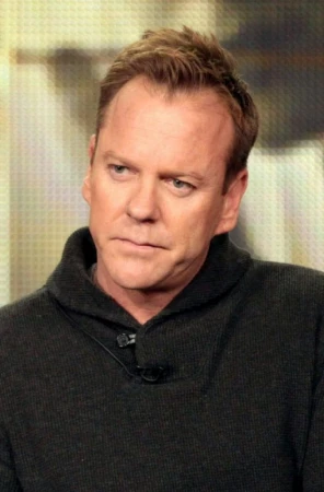 Kiefer Sutherland беше обвинен в побой пред 2009, защото (във видимо неравностоен двубой) осъществи буквалнио челен сблъсък глава в глава с моден дизайнер в манхатънски бар.