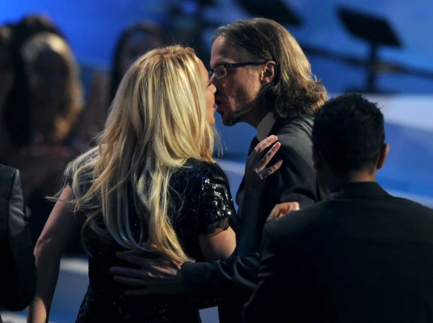 Britney Spears с гаджето си