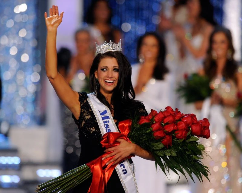 Мис Уисконсин Лора Кеплер стана Мис Сащ 2012