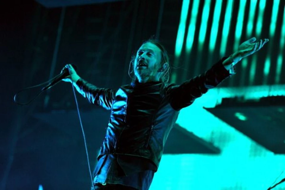 Том Йорк от Radiohead във втората вечер на музикалния фестивал в Калифорния