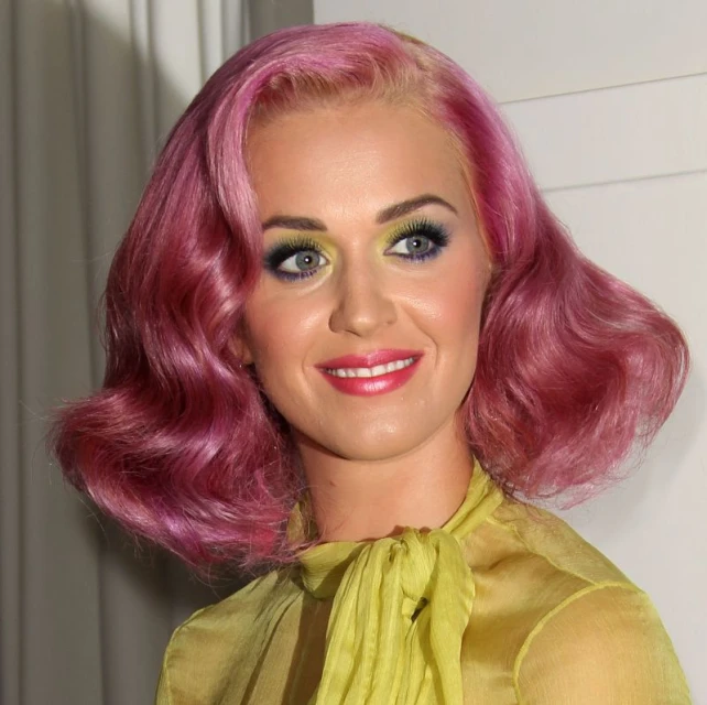 Katy Perry с  розова коса